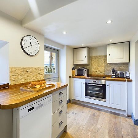 Cosy Cottage In Moreton-In-Marsh Exterior photo